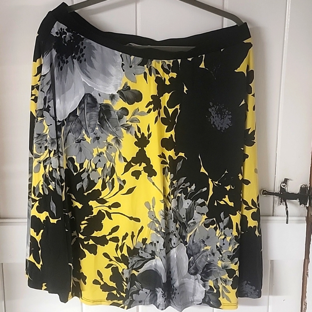 NWT - Gilli Morgen Skirt Yellow Black Floral Pull-On Skirt - Size 1X -